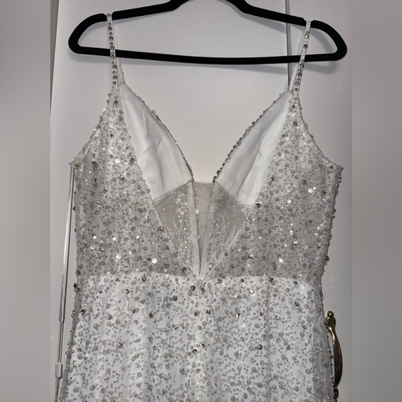 NWT | Mac Duggal 68175 White Embellished Neck Sleeveless Trumpet Gown Size 8 - Picture 12 of 13